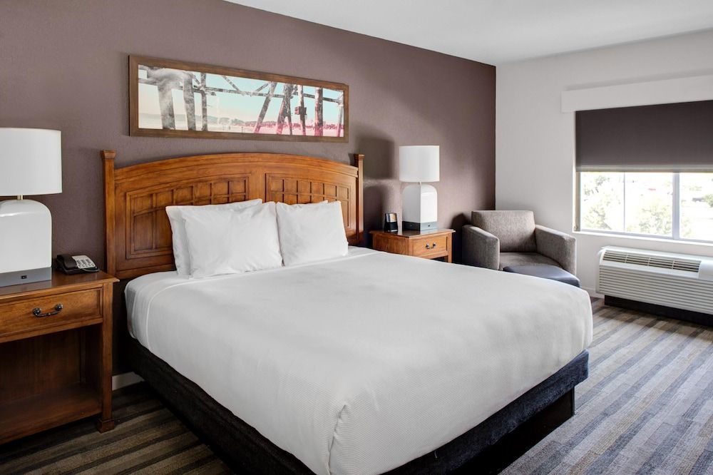Suite, 1 Bedroom, Accessible, Bathtub