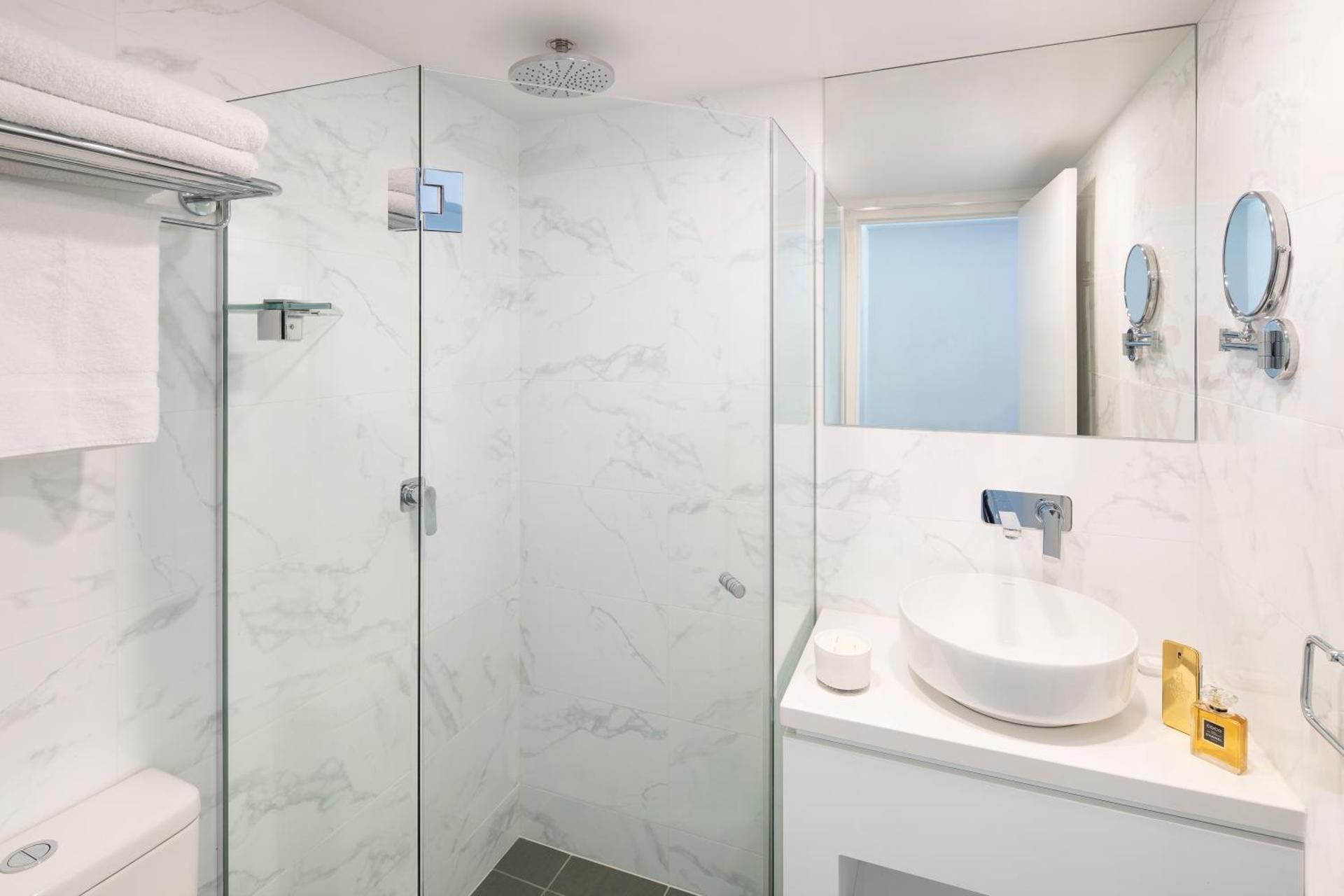 ibis Sydney World Square Standard Twin Room 3