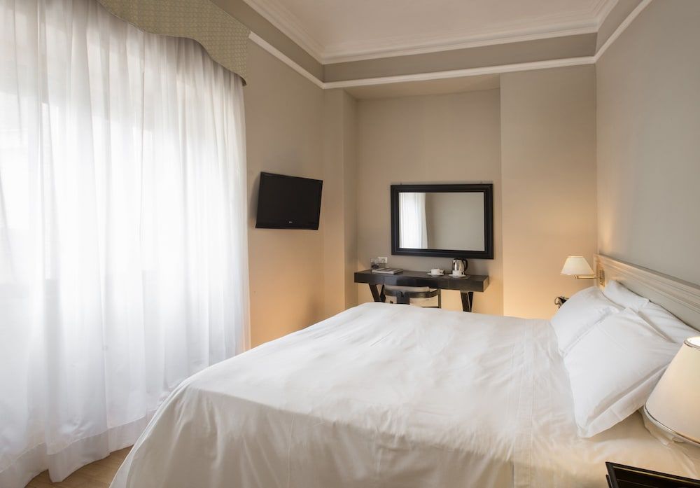 Ambasciatori Place Hotel Standard Double Room, Accessible 3