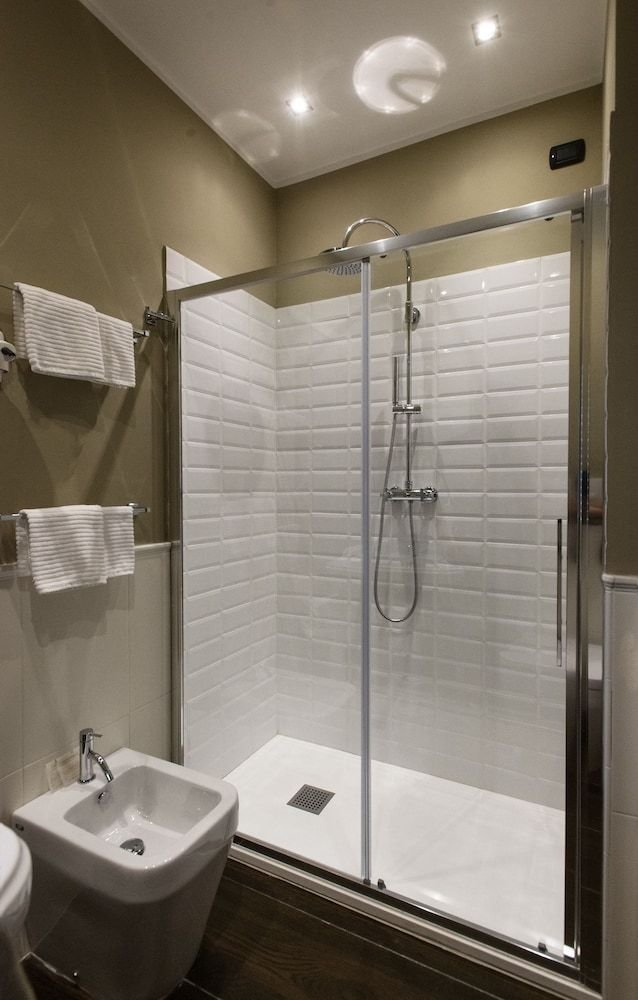 Ambasciatori Place Hotel Standard Double Room (Spa access included) 2