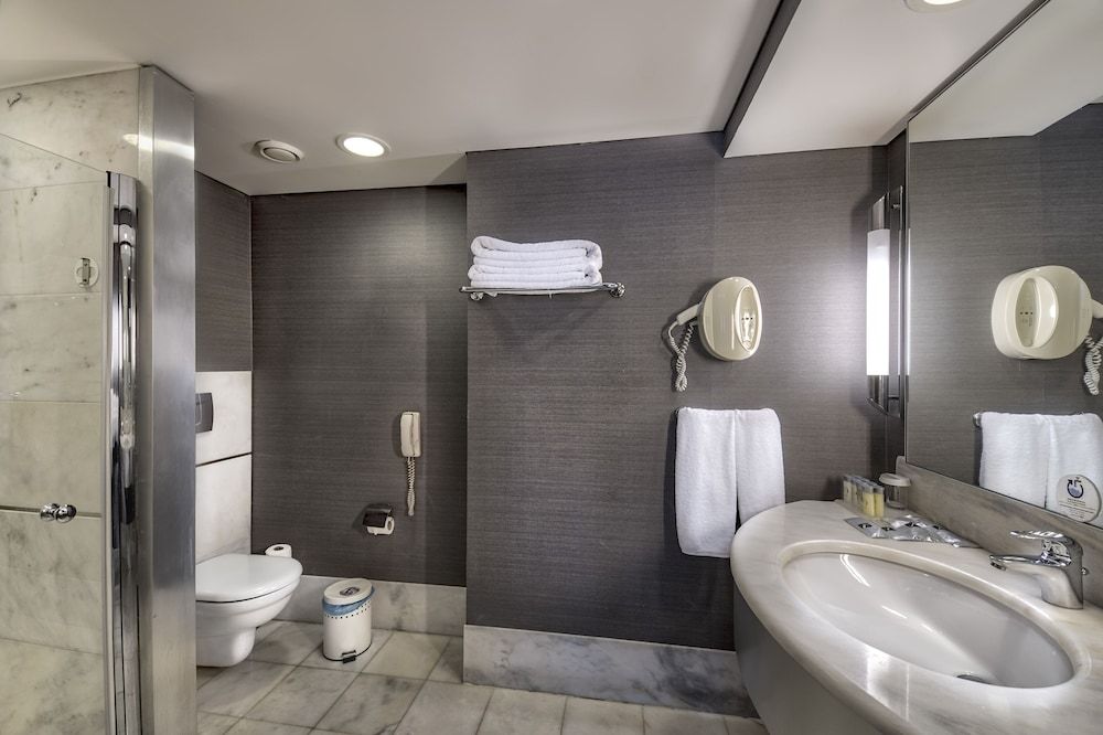 Grand Hotel Konya Accessible Room 4