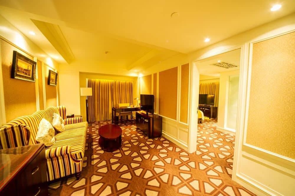 Paramount Gallery Hotel Paramount Deluxe Room 8