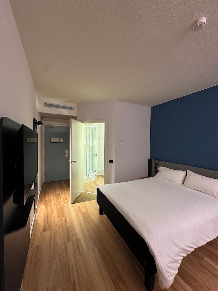 ibis Roma Fiera Standard Room, 1 Double Bed 6