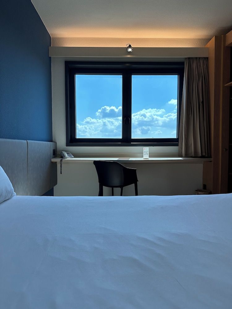 ibis Roma Fiera Standard Room, 1 Double Bed 3
