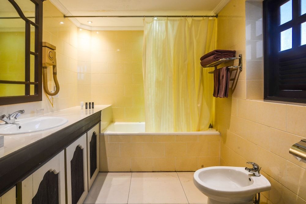 Berjaya Praslin Resort Deluxe Room 4