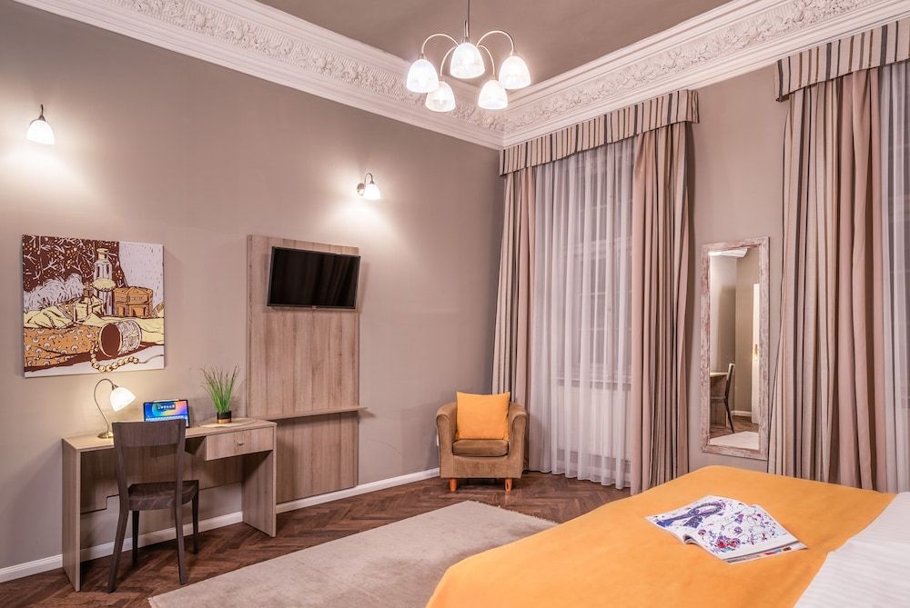 Hotel Palác U Kočků by Adrez Living Deluxe Double Room, 1 Queen Bed 3