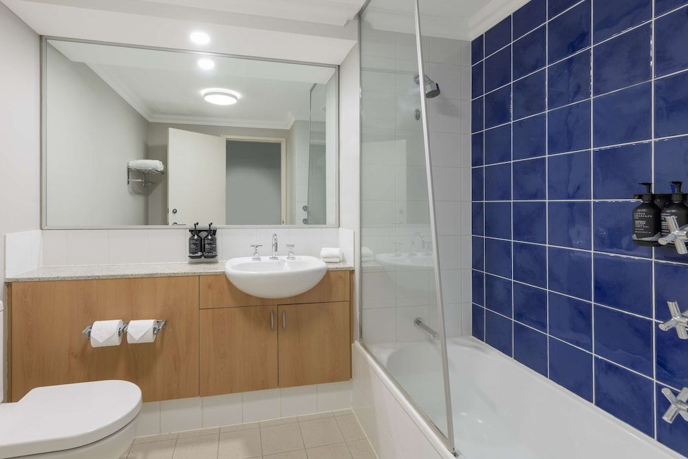 Oaks Perth Hotel Studio 4