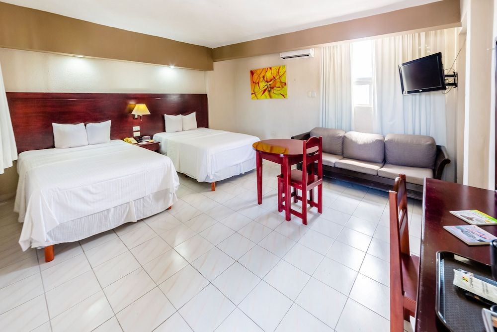 Hotel Maria del Carmen Merida Junior Room, 2 Double Beds 2