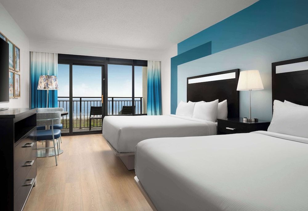 2 Queen Oceanview, Accessible (Bathtub)