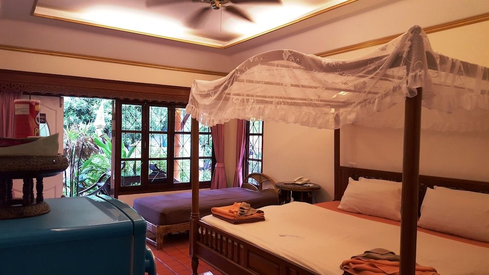 Chaweng Resort Superior Bungalow