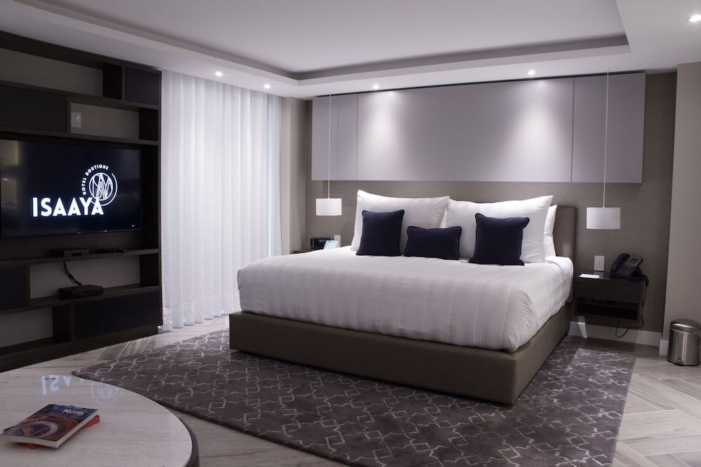 Isaaya Hotel Boutique by WTC Super Saver, 1 King Bed 2