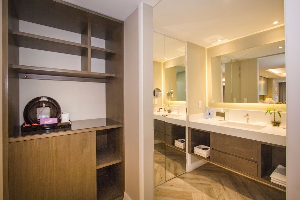 Isaaya Hotel Boutique by WTC Super Saver, 1 King Bed 15