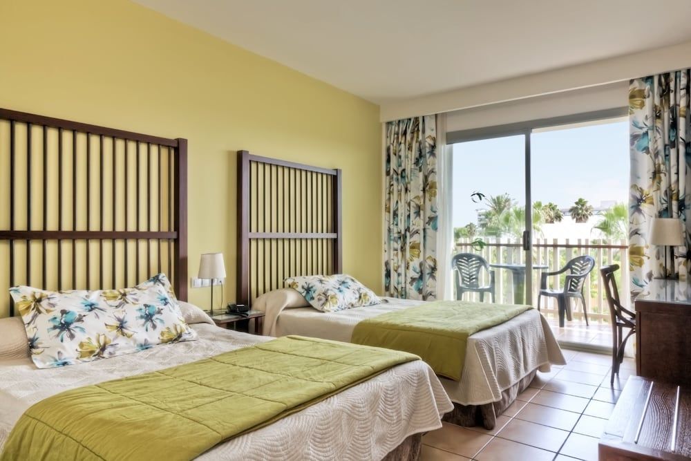 Standard Room, 2 adults & 1 child (Port Aventura tickets & 1 Ferrari Land ticket)