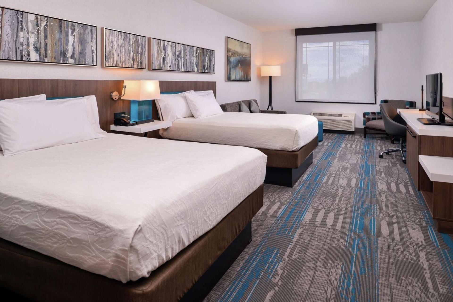 2 QUEEN BEDS WITH SOFABED