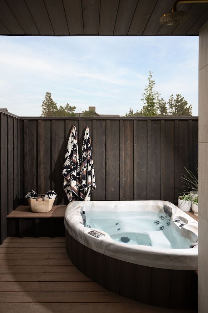 Brasada Ranch Deluxe Room, 1 King Bed (Cascade Bungalow (Adults Only - 21+)) 4