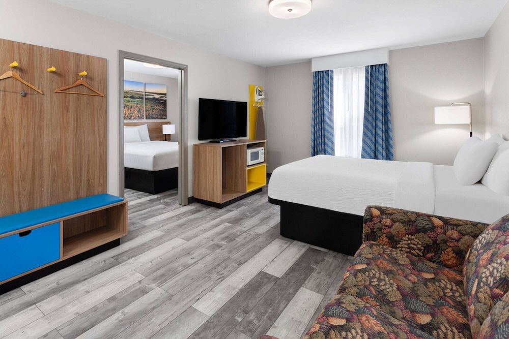 Efficiency, Room, 1 Queen Bed, Non Smoking