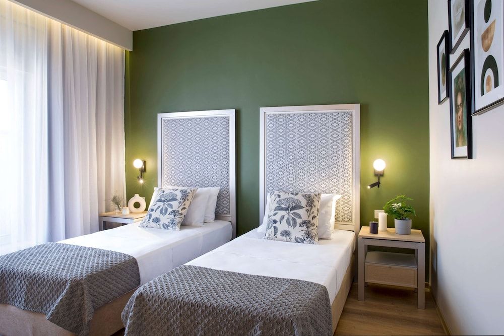 undefined Central Hotel, Trademark Collection by Wyndham 2