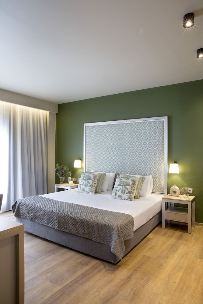 undefined Central Hotel, Trademark Collection by Wyndham 4