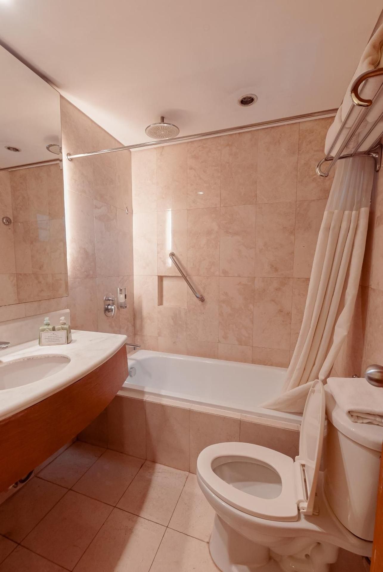 undefined City Garden Suites Manila 8