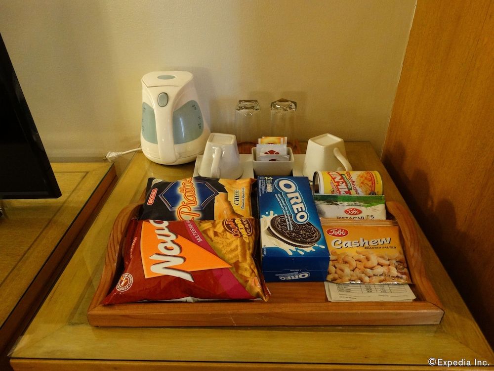 City Garden Suites Manila Standard Room (1 Bed) 6