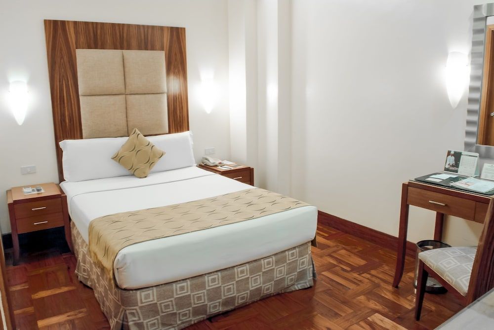 City Garden Suites Manila Standard Room (1 Bed) 4