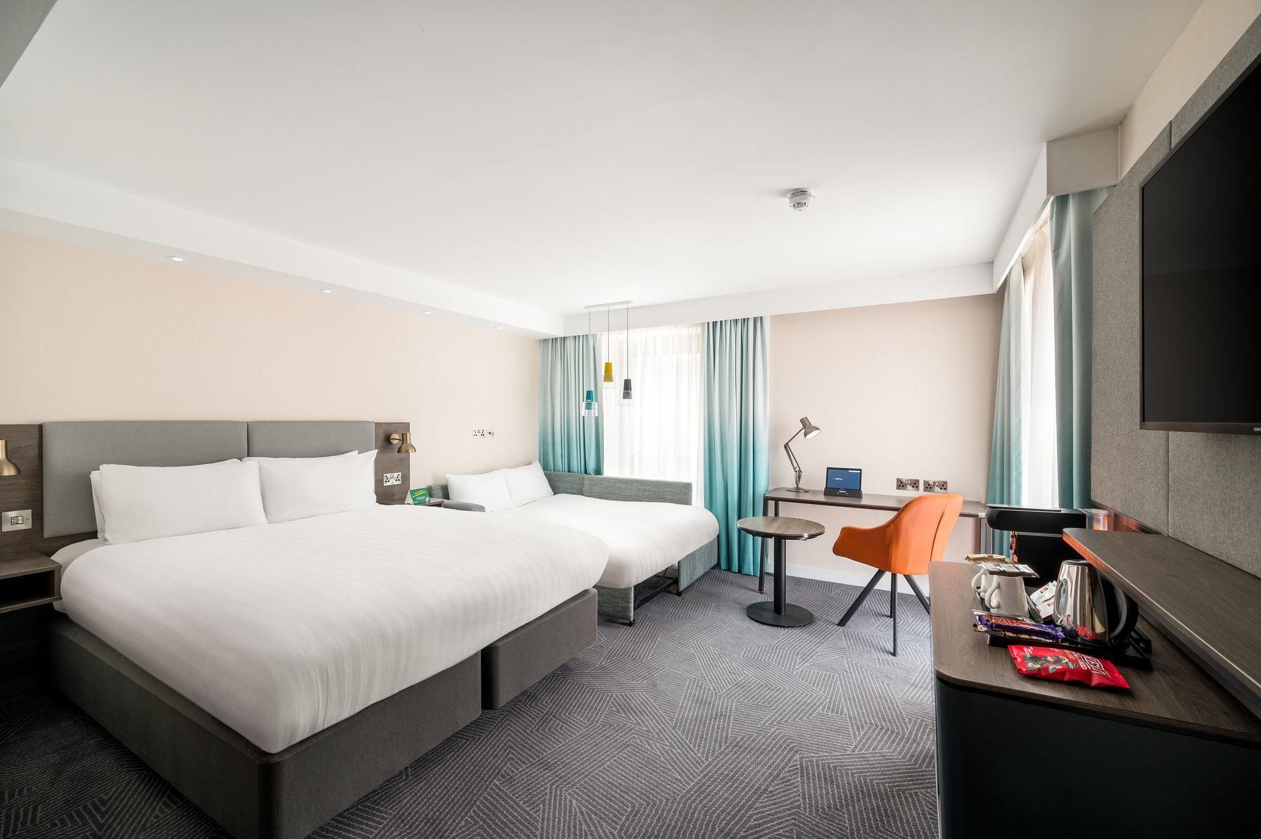 1 King Bed Premium