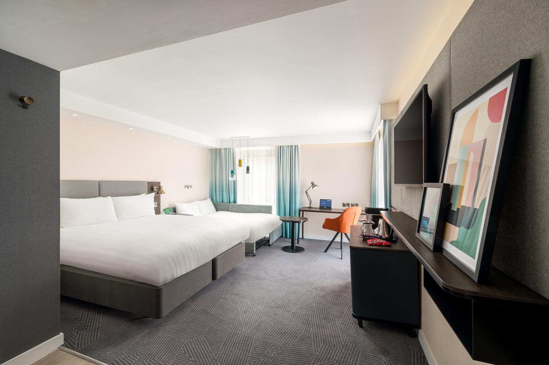 1 King Bed Premium