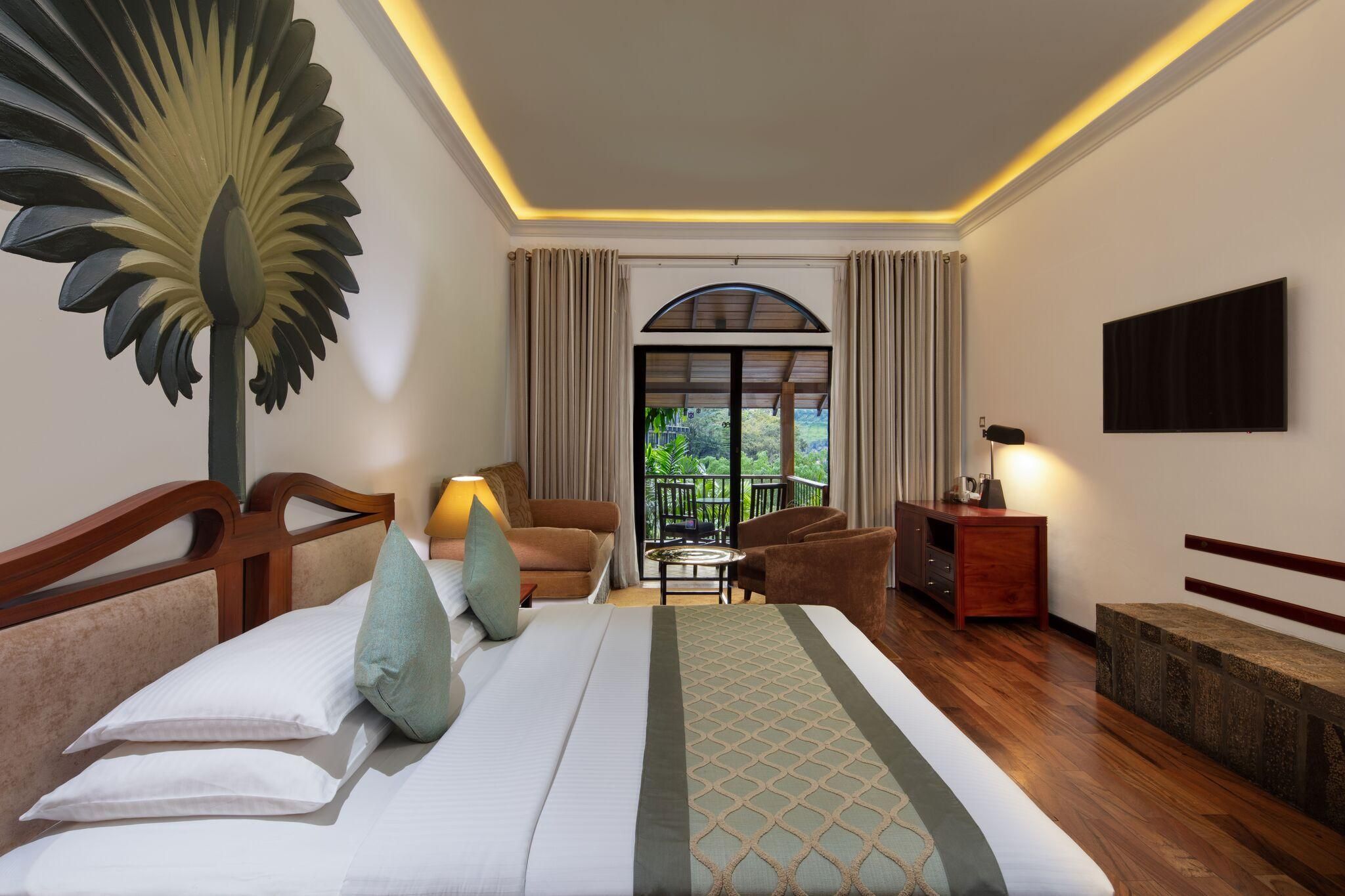 Earl's Regency Deluxe King 2