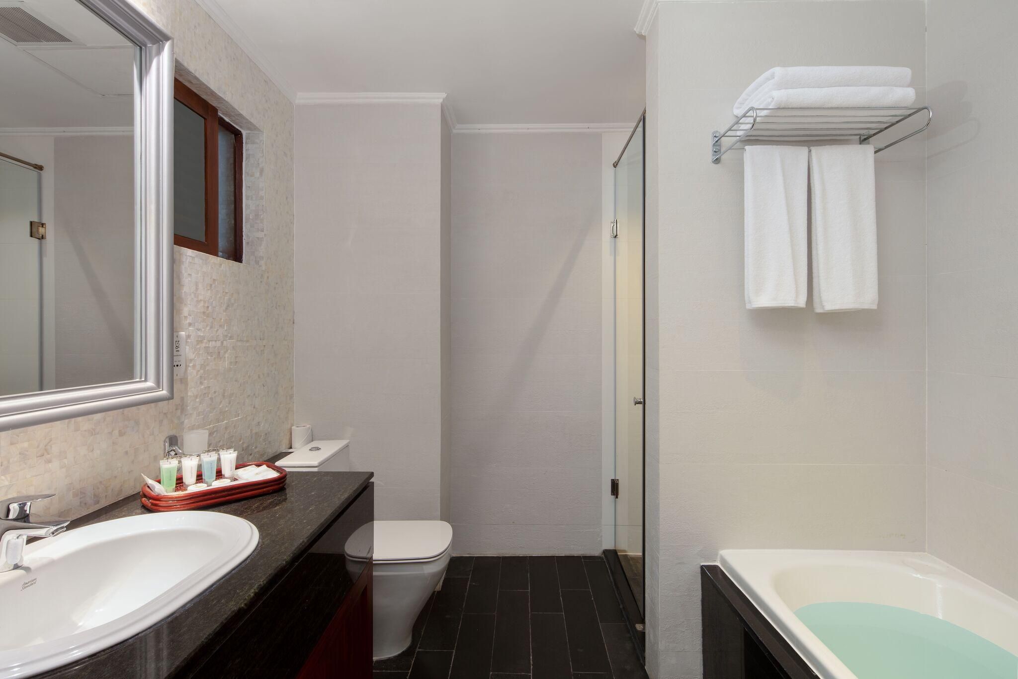 Earl's Regency Deluxe King 3