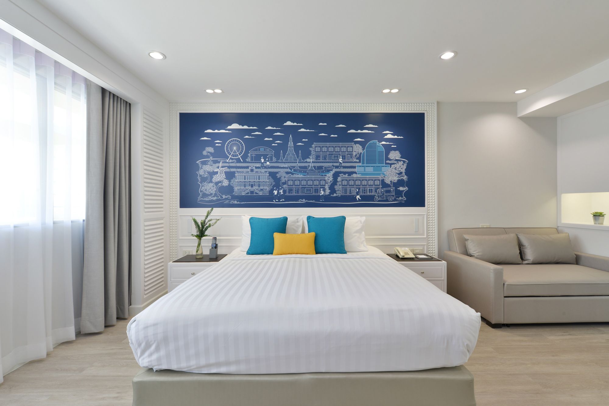 Centre Point Plus Hotel Silom Deluxe Room