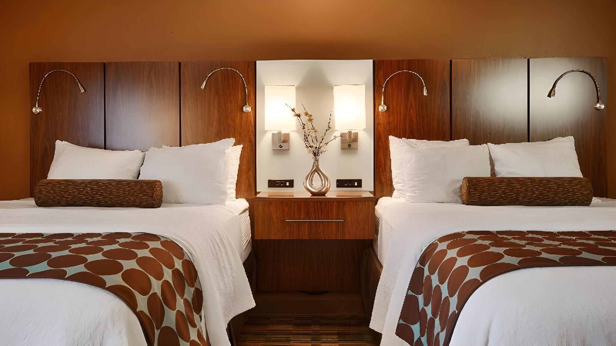 2 queen beds, nonsmoking