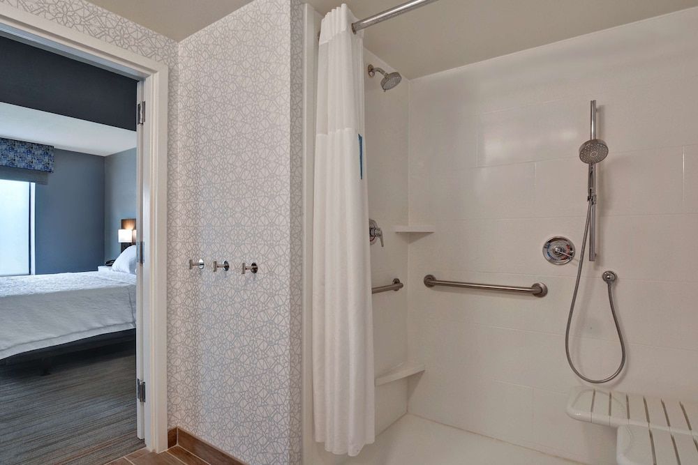2 Queen Beds Mobility Access RI Shower NonSmoking