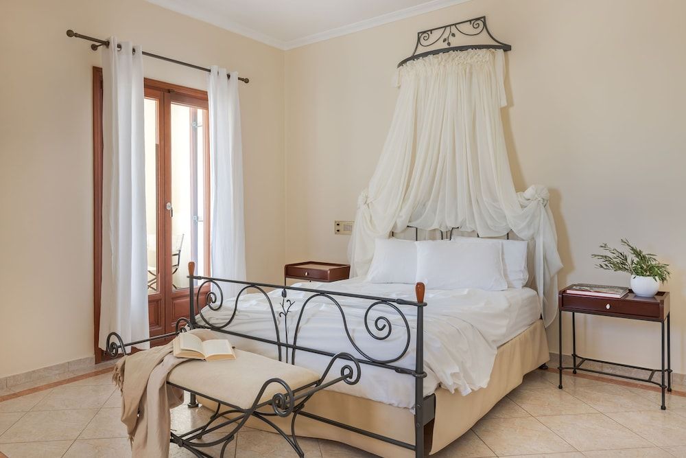 undefined Epavlis Hotel & Spa 4