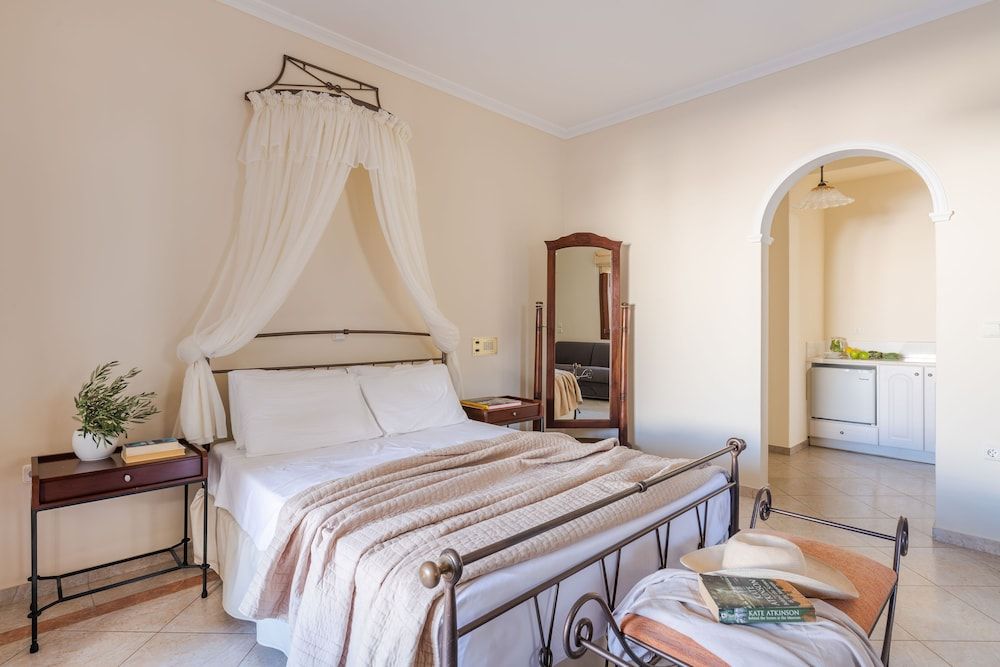 undefined Epavlis Hotel & Spa 9