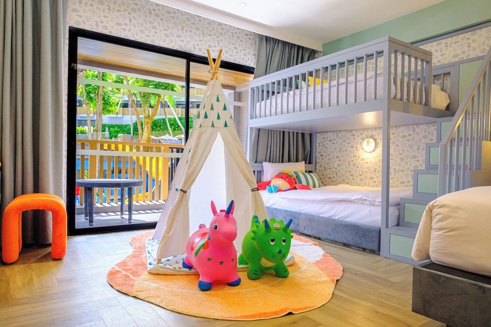 Family Room, 1 King Bed, Balcony (Water Play Access)