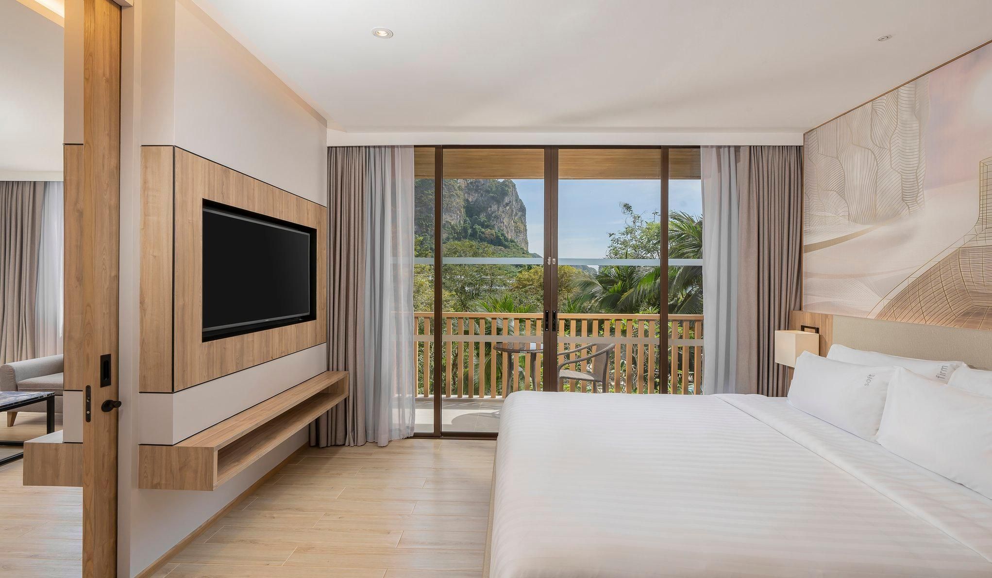 1 King Suite Sea View Balcony