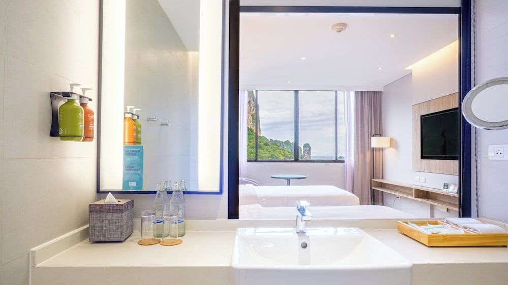 Holiday Inn Resort Krabi Ao Nang Beach by IHG Standard Room, 2 Twin Beds 13