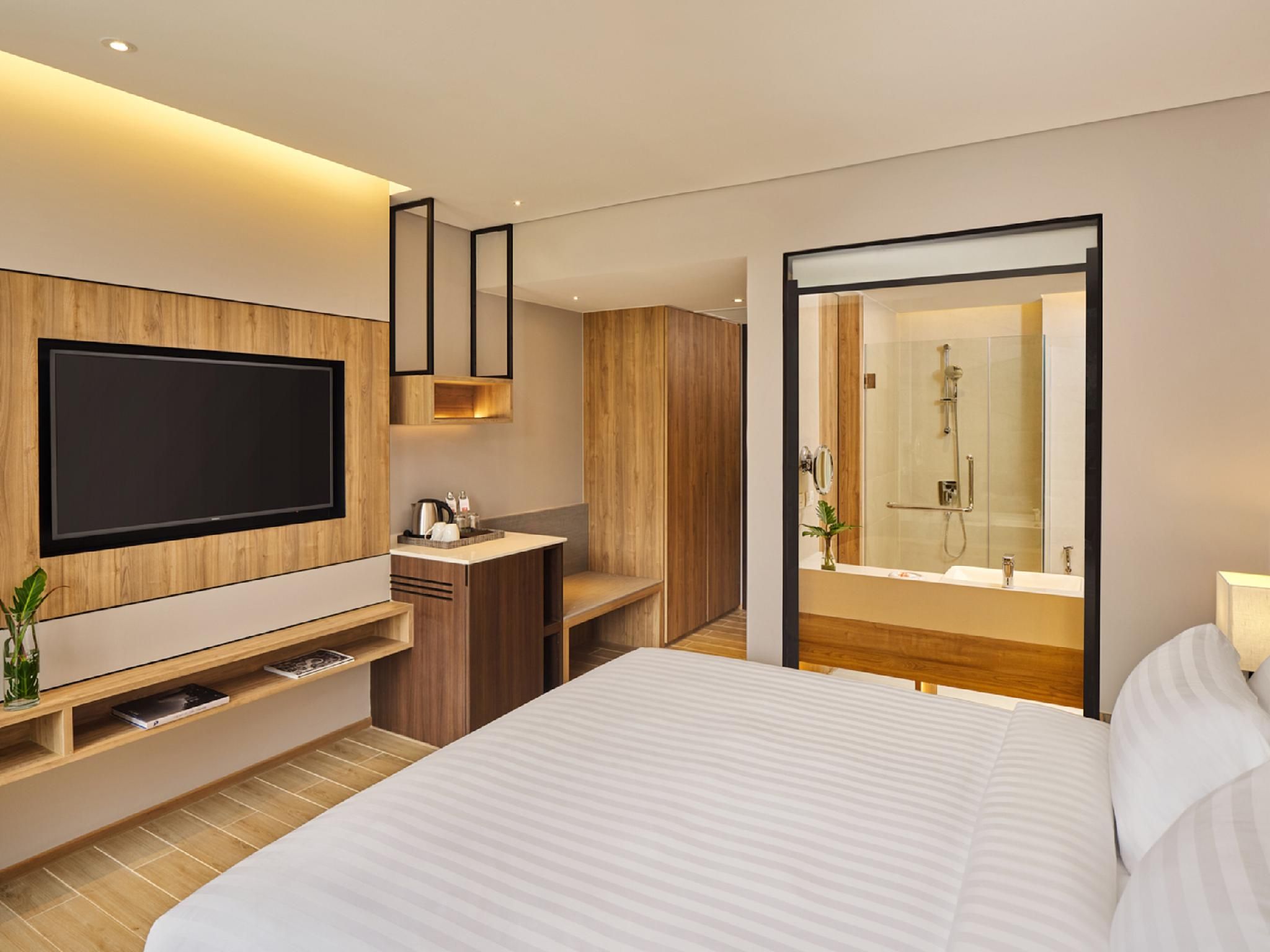 1 King Bed Standard Room