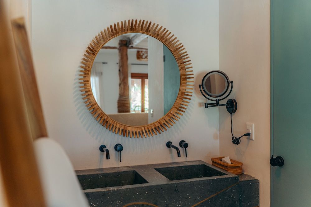 Ser Casasandra Boutique Hotel Superior Room, 1 King Bed, Beachfront 7