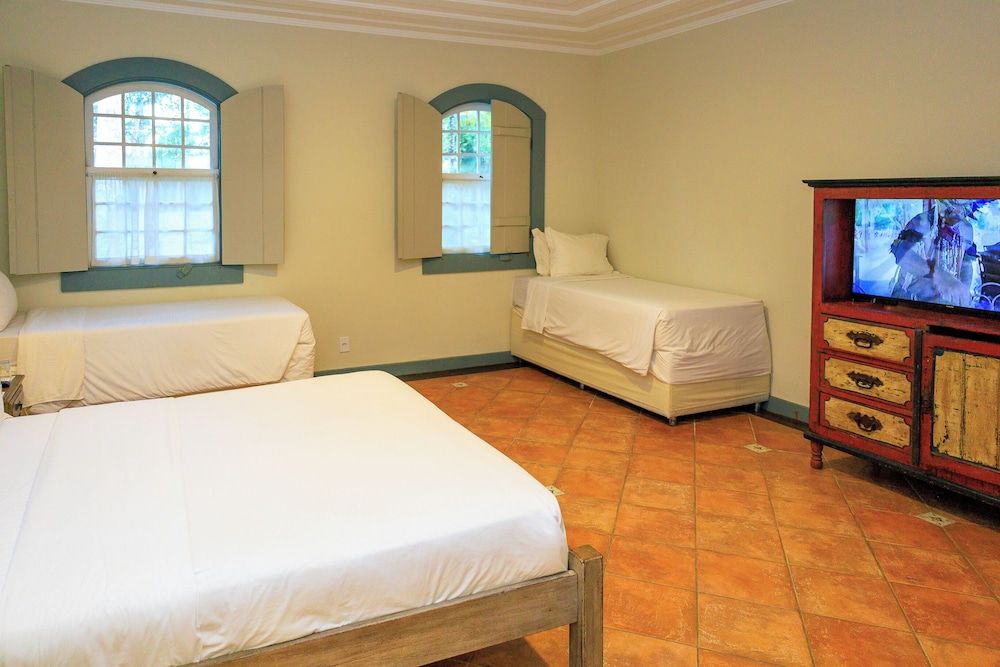Casario Frente Mar Qudruplo Cama Casal + Camas Solteiro