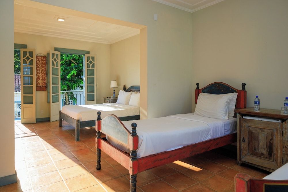 Casario Luxo Qudruplo Cama Casal + Camas Solteiro