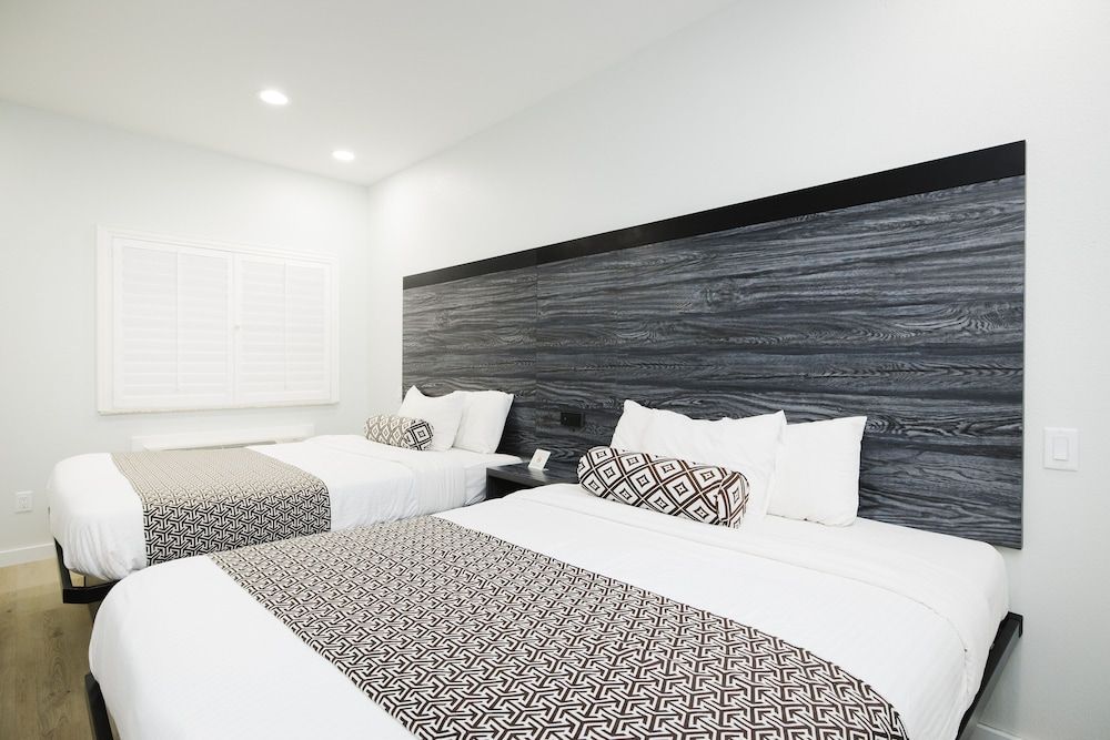 Sapphire Inn and Suites Standard Double Room, Non Smoking 11