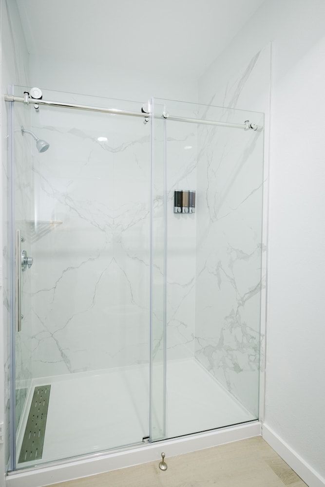 Sapphire Inn and Suites Standard Double Room, 2 Queen Beds, Non Smoking, Kitchenette 16