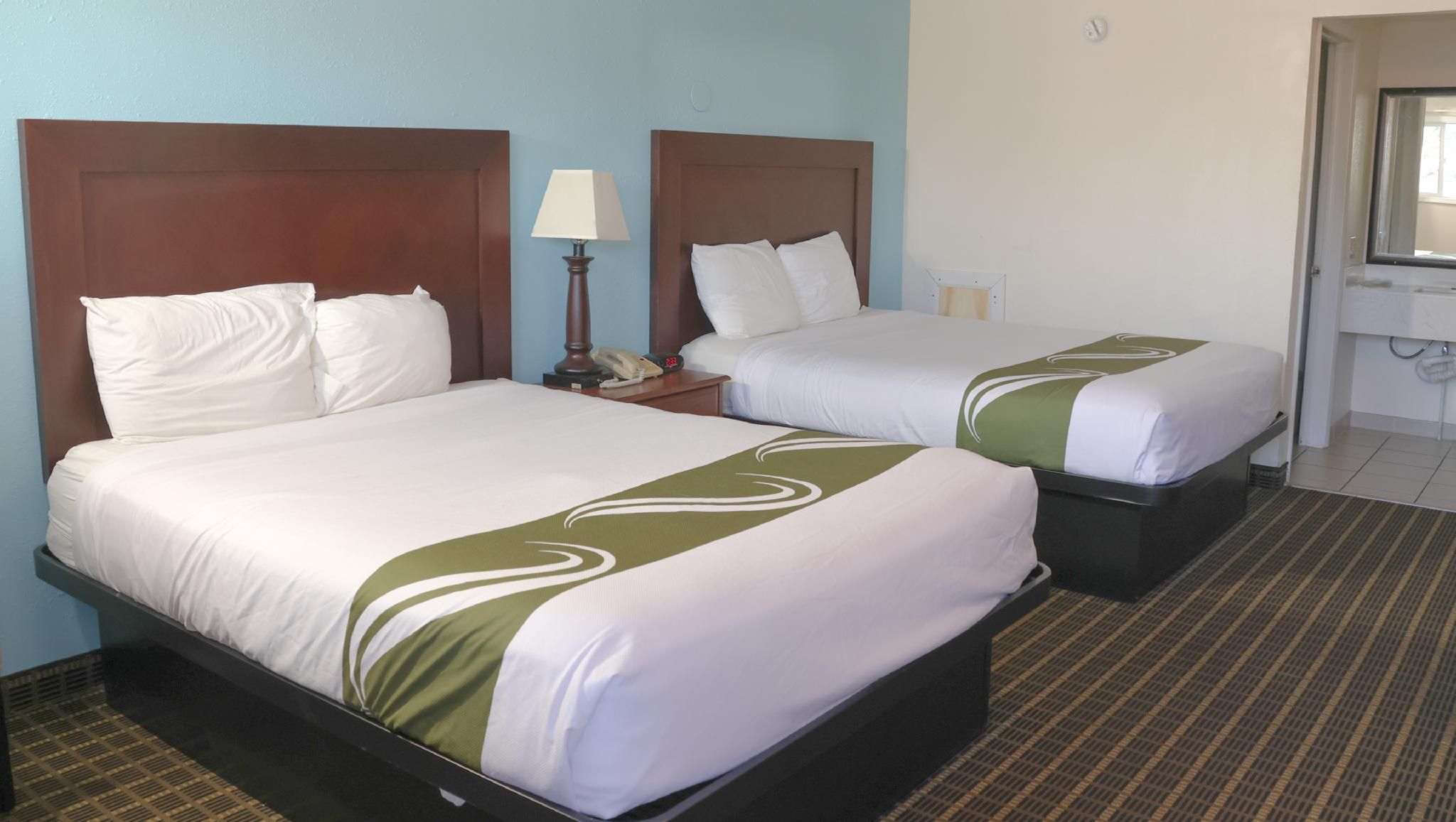 2 Queen Beds Nonsmoking