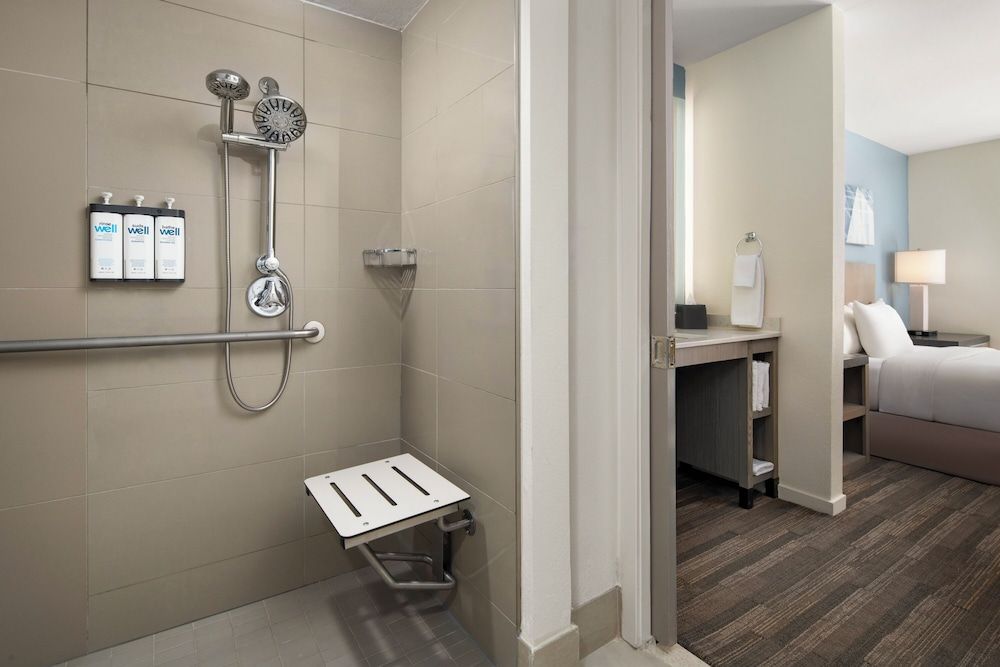 Suite, 1 Queen Bed with Sofa bed (Shower)