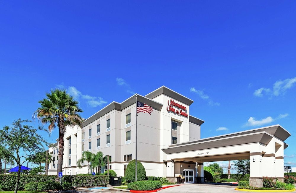 undefined Hampton Inn & Suites Houston-Bush Intercontinental Aprt
