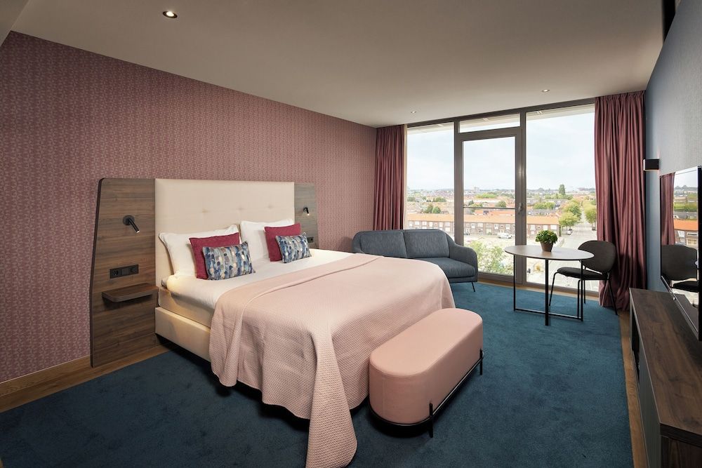 Deluxe Double Room Plus (max. 2 adults, 1 baby)