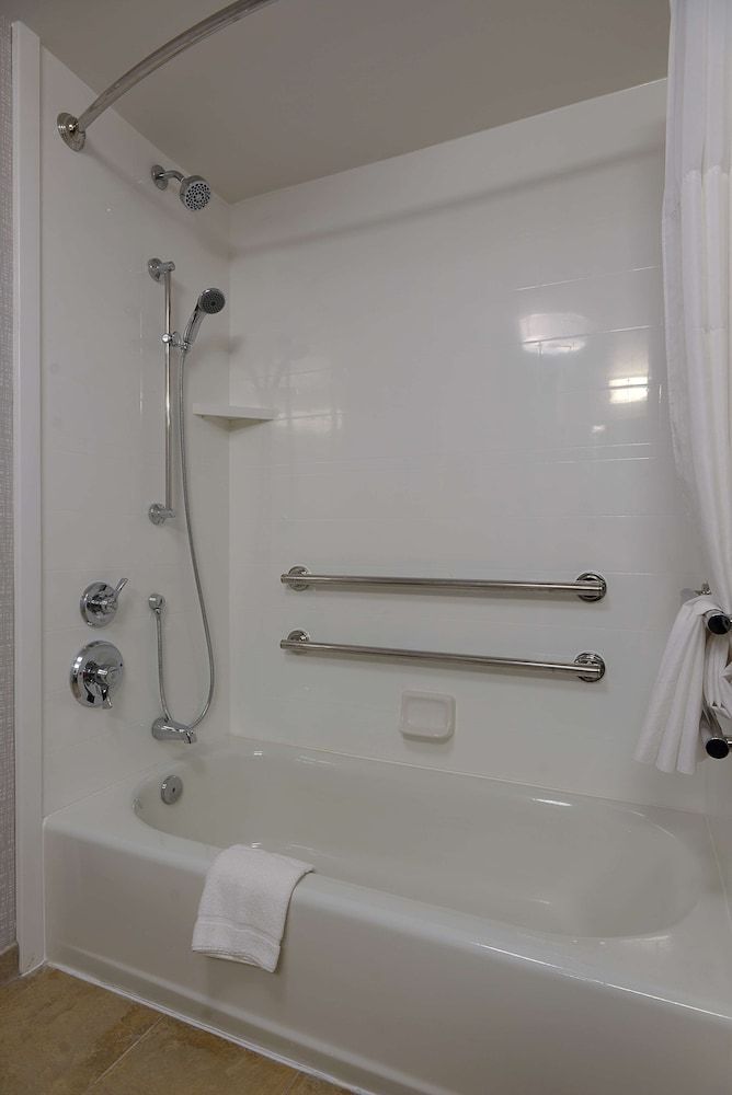 Room, 1 King Bed, Accessible, Bathtub