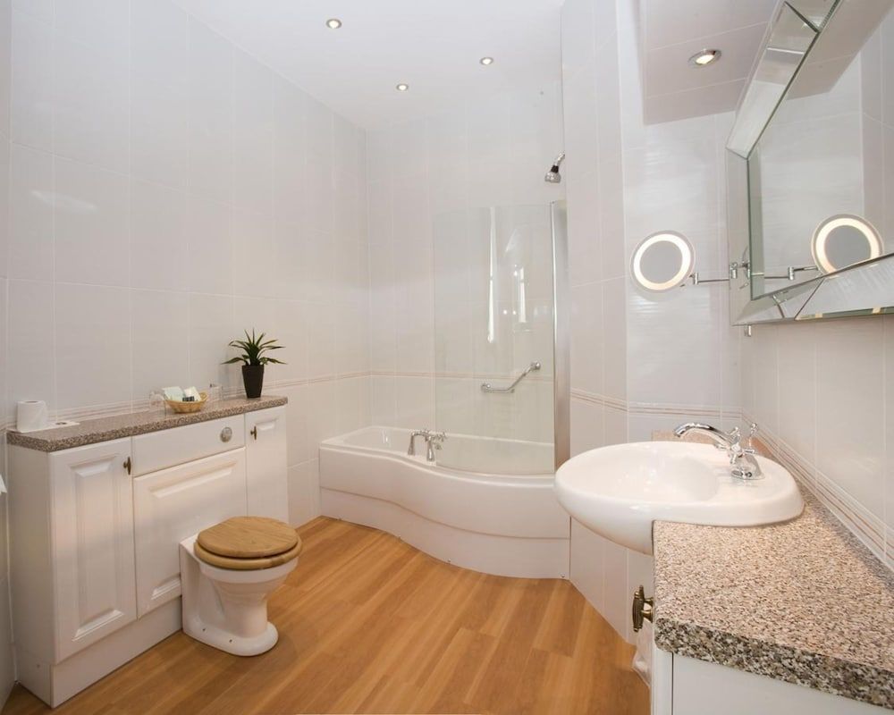 The George Hotel Deluxe Double or Twin Room, 1 Double Bed, Non Smoking 5