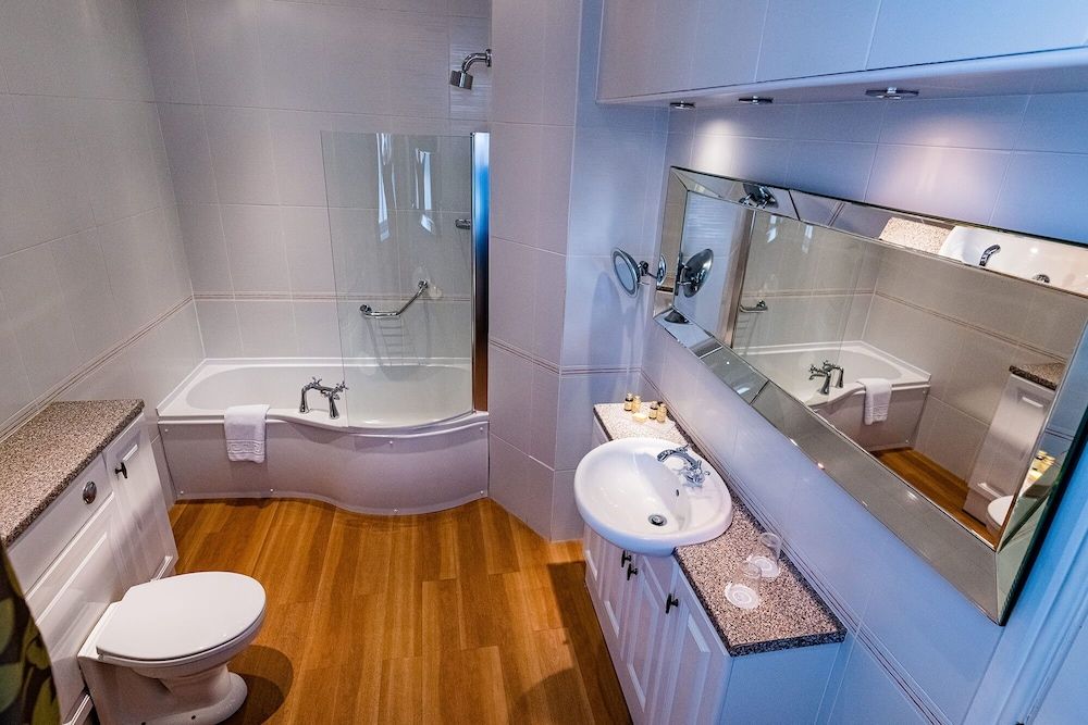 The George Hotel Deluxe Double or Twin Room, 1 Double Bed, Non Smoking 6